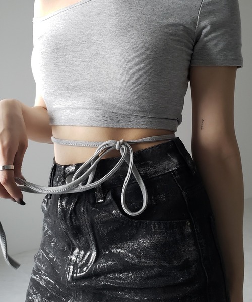 me+em select(ミームセレクト)の「※※【 3color 】ストラップリボンワンショルショートTシャツ / strap ribbon one shoulder short Tee(Tシャツ/カットソー・レディース・グレー/ホワイト/ブラック・FREE)」の4枚目の写真