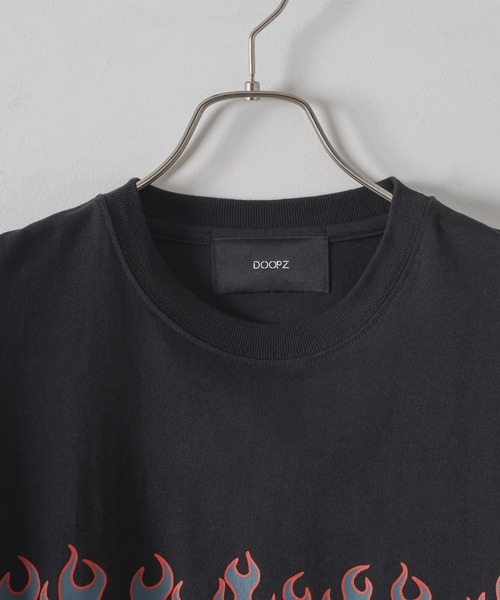 DOOPZ（ドープス）の「BIG Logo Print Tee - ビッグロゴプリントT（Tシャツ/カットソー・メンズ・ブラック/ナチュラル・SMALL/MEDIUM/LARGE）」の4枚目の写真