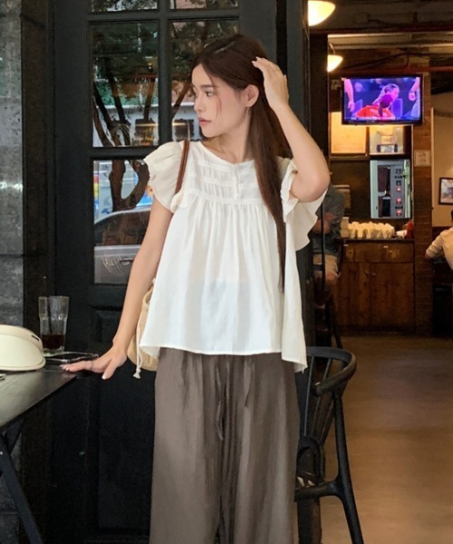 tolene(トレネ)の「ショルダーフリルノースリーブブラウス(シャツ/ブラウス・レディース・ブラック/ホワイト/ピンク・FREE)」の11枚目の写真