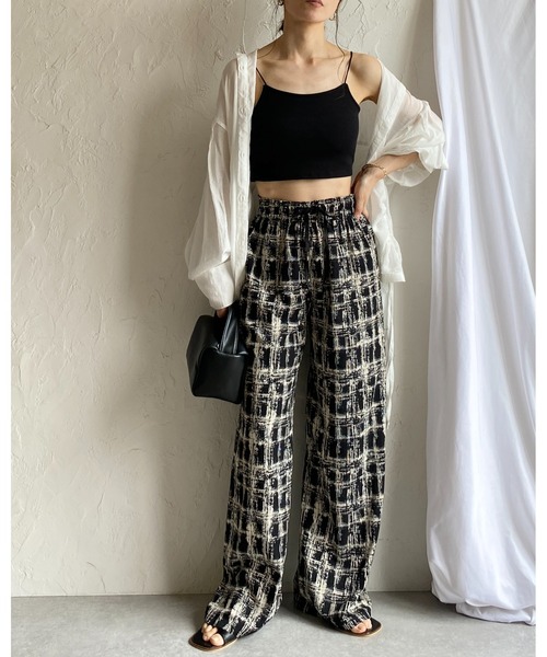 She's Closet(シーズクローゼット)の「カップ付きショート丈クロップドベアトップブラキャミソールトップス(キャミソール・レディース・ブラウン/ブラック/オフホワイト・FREE)」の21枚目の写真