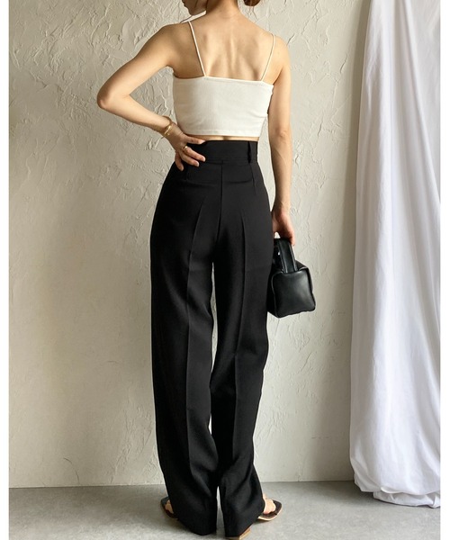 She's Closet(シーズクローゼット)の「カップ付きショート丈クロップドベアトップブラキャミソールトップス(キャミソール・レディース・ブラウン/ブラック/オフホワイト・FREE)」の13枚目の写真