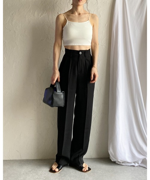 She's Closet(シーズクローゼット)の「カップ付きショート丈クロップドベアトップブラキャミソールトップス(キャミソール・レディース・ブラウン/ブラック/オフホワイト・FREE)」の12枚目の写真