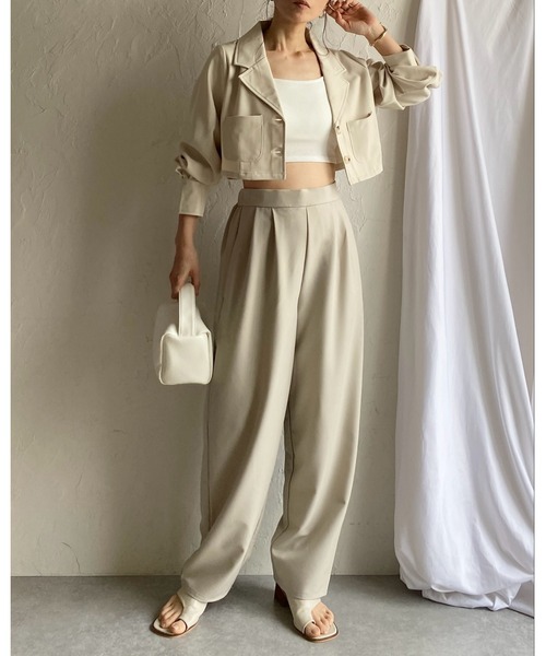 She's Closet(シーズクローゼット)の「カップ付きショート丈クロップドベアトップブラキャミソールトップス(キャミソール・レディース・ブラウン/ブラック/オフホワイト・FREE)」の5枚目の写真