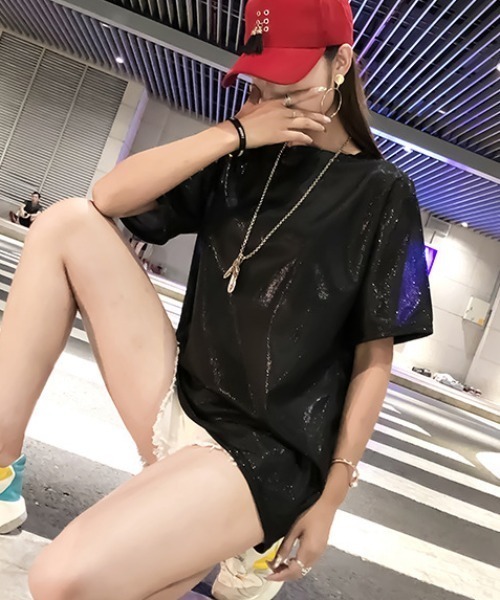 gossip!ロサンゼルス(ゴシップロサンゼルス)の「オーバーサイズ シャイニーTシャツ(Tシャツ/カットソー・レディース・パープル/ピンク/シルバー/ブラック・FREE)」の2枚目の写真