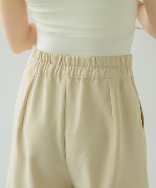 NEUNA(ヌナ)の「2タックパンツ(スラックス・レディース・ブラック/ベージュ/ダークインディゴブルー・SMALL/MEDIUM/LARGE)」の21枚目の写真