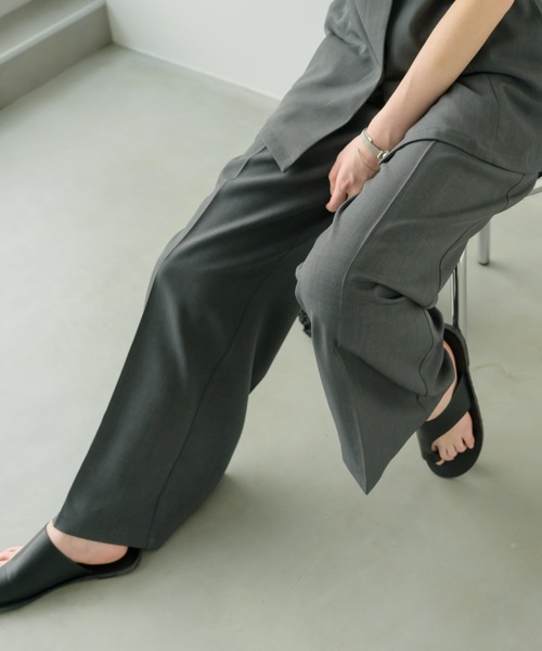 NEUNA(ヌナ)の「2タックパンツ(スラックス・レディース・ブラック/ベージュ/ダークインディゴブルー・SMALL/MEDIUM/LARGE)」の14枚目の写真