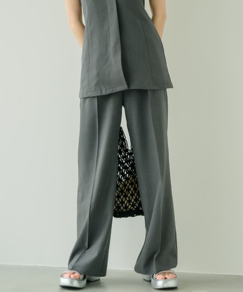 NEUNA(ヌナ)の「2タックパンツ(スラックス・レディース・ブラック/ベージュ/ダークインディゴブルー・SMALL/MEDIUM/LARGE)」の13枚目の写真