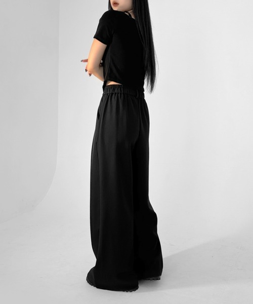 LVEU.(ラブユ.)の「【LVEU.】ベルトショルダー半袖トップス / トップス カットソー Tシャツ 半袖 クロップド ショート コンパクト ベルト グランジ ブラック(Tシャツ/カットソー・レディース・ブラック・FREE)」の10枚目の写真