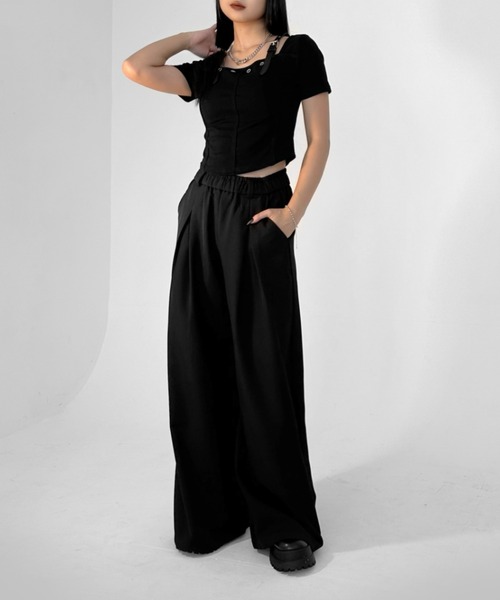 LVEU.(ラブユ.)の「【LVEU.】ベルトショルダー半袖トップス / トップス カットソー Tシャツ 半袖 クロップド ショート コンパクト ベルト グランジ ブラック(Tシャツ/カットソー・レディース・ブラック・FREE)」の11枚目の写真