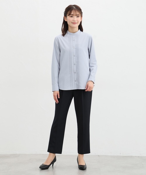 Honeys(ハニーズ)の「【らくらくアイロン】スタンドピンタックシャツ(ビジネスシャツ・レディース・ブラック/グレイッシュブルー/ダークベージュ/ホワイト/サックスブルー/ライトイエロー・S/M/L/LL/3L)」の12枚目の写真