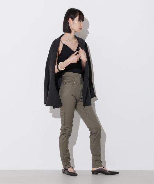 Apo(s)ture(アポスチャー)の「NANCY-002/チノストレッチハイウエストスキニーパンツ(チノパンツ・レディース・ホワイト/ベージュ/モカ/ブラック・XS/S/M/L/XL)」の22枚目の写真