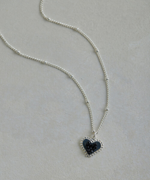 ear PAPILLONNER(イアパピヨネ)の「【mishky(ミシュキー)】ダブルハートネックレス(ネックレス・レディース・ブラック/ミント・FREE)」の4枚目の写真