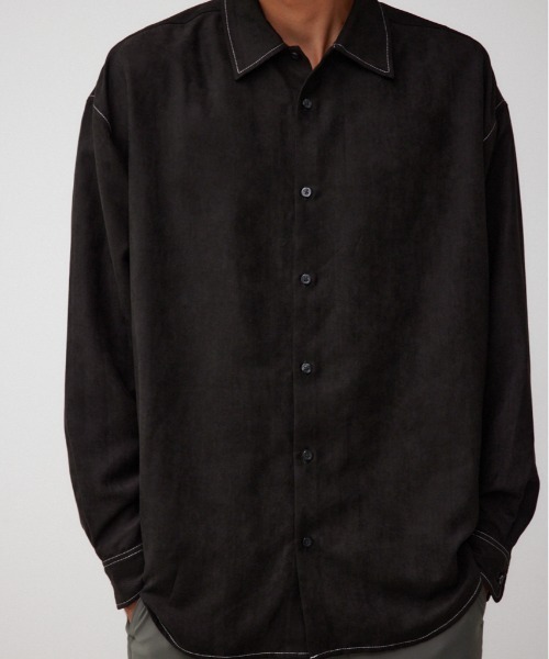 AZUL by moussy（アズールバイマウジー）の「フェイクスウェードリラックスシャツ（シャツ/ブラウス・メンズ・ブラック/グレー系その他/パープル/グリーン系その他2/ブラック系その他・FREE）」の2枚目の写真