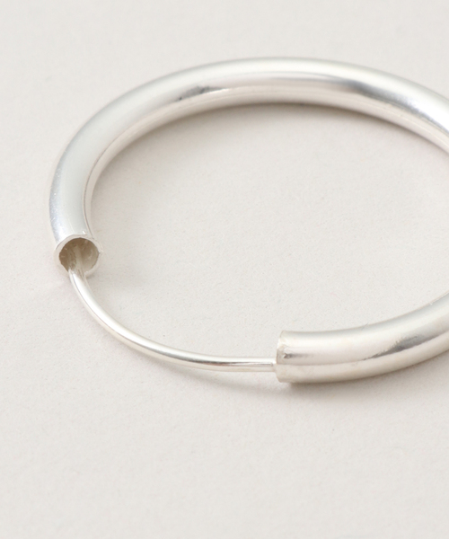 JOURNAL STANDARD relume(ジャーナルスタンダード レリューム)の「RELUME フープピアス ミニ(ピアス(両耳用)・レディース・シルバー・FREE)」の3枚目の写真