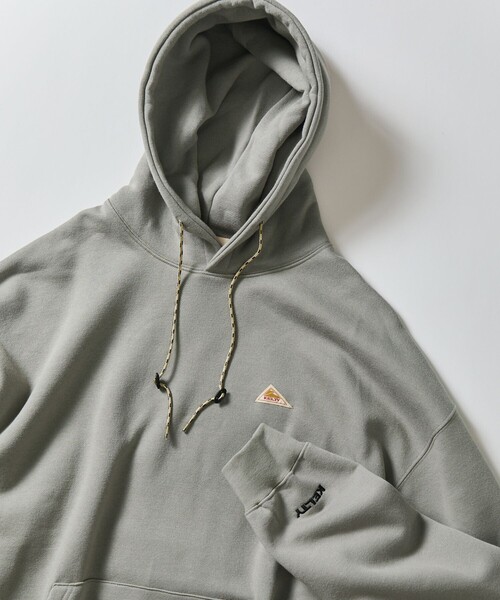 FREAK'S STORE（フリークスストア）の「限定展開 KELTY×FREAK'S STORE/ケルティ 別注 ワンポイント ヴィンテージロゴ プルオーバーパーカー/フーディー（パーカー・メンズ・アッシュグレー/オフホワイト/グレイッシュブルー/ネイビー/スミクロ/ブラック/グレイッシュベージュ・SMALL/MEDIUM/LARGE/X-LARGE）」の18枚目の写真