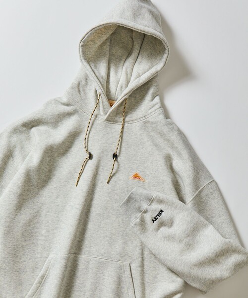 FREAK'S STORE（フリークスストア）の「限定展開 KELTY×FREAK'S STORE/ケルティ 別注 ワンポイント ヴィンテージロゴ プルオーバーパーカー/フーディー（パーカー・メンズ・アッシュグレー/オフホワイト/グレイッシュブルー/ネイビー/スミクロ/ブラック/グレイッシュベージュ・SMALL/MEDIUM/LARGE/X-LARGE）」の9枚目の写真
