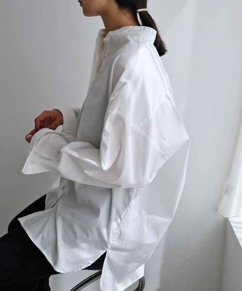 evernavy(エバーネイビー)の「イージーケアバンドカラーシャツブラウス(シャツ/ブラウス・レディース・ホワイト/ブラック/サックスブルー/ライトブルー・M)」の2枚目の写真