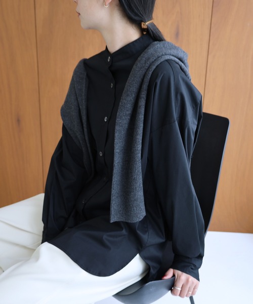 evernavy(エバーネイビー)の「イージーケアバンドカラーシャツブラウス(シャツ/ブラウス・レディース・ホワイト/ブラック/サックスブルー/ライトブルー・M)」の3枚目の写真