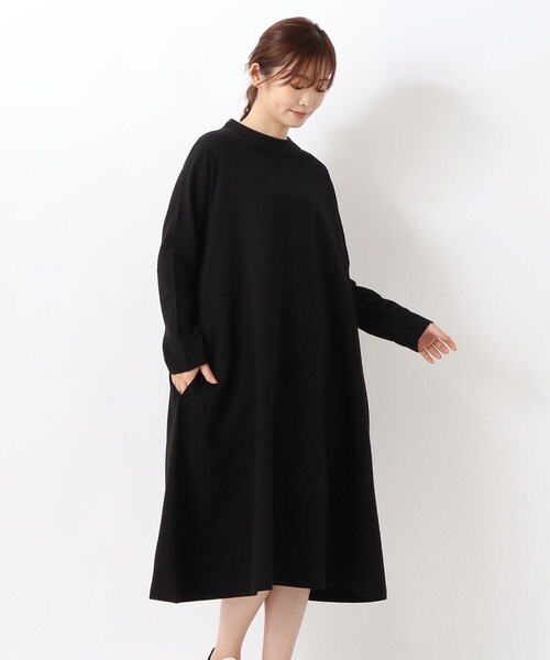one'sterrace(ワンズテラス)の「裏起毛ハイネックワンピース(ワンピース・レディース・ブラウン系8/ブラック系8/ネイビー系5・02)」の1枚目の写真