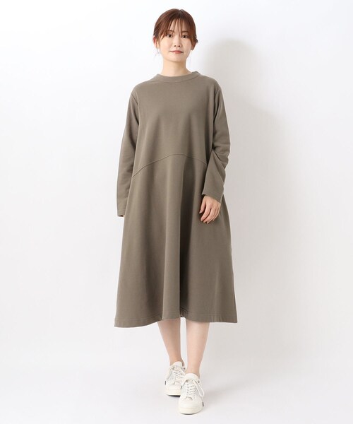 one'sterrace(ワンズテラス)の「裏起毛ハイネックワンピース(ワンピース・レディース・ブラウン系8/ブラック系8/ネイビー系5・02)」の17枚目の写真