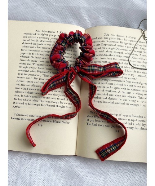 WC（ダブル シー）の「チェックリボンシュシュ（シュシュ・レディース・レッド/ホワイト/ネイビー・FREE）」の3枚目の写真