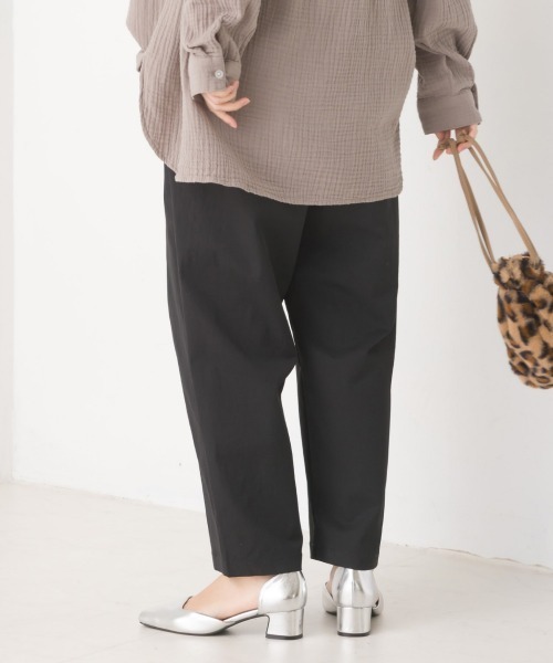 OMNES(オムネス)の「撥水加工高密度ストレッチツイルタックパンツ(その他パンツ・レディース・ベージュ/ブラウン/ブラック・MEDIUM/LARGE)」の6枚目の写真