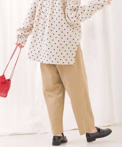 OMNES(オムネス)の「撥水加工高密度ストレッチツイルタックパンツ(その他パンツ・レディース・ベージュ/ブラウン/ブラック・MEDIUM/LARGE)」の18枚目の写真