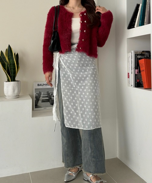 efill(エフィル)の「ゴールド ハート ボタン シャギー ショート ニット カーディガン(カーディガン/ボレロ・レディース・レッド/ホワイト/ブラック・FREE)」の13枚目の写真