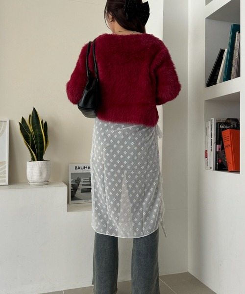 efill(エフィル)の「ゴールド ハート ボタン シャギー ショート ニット カーディガン(カーディガン/ボレロ・レディース・レッド/ホワイト/ブラック・FREE)」の15枚目の写真