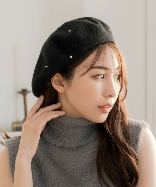 Julia Boutique(ジュリアブティック)の「ビジューベレー帽(ハンチング/ベレー帽・レディース・ブラック/グレー/ホワイト・ONE)」の3枚目の写真