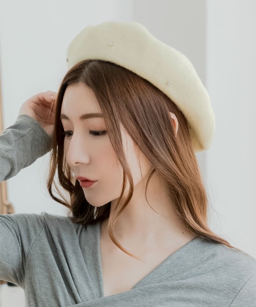 Julia Boutique(ジュリアブティック)の「ビジューベレー帽(ハンチング/ベレー帽・レディース・ブラック/グレー/ホワイト・ONE)」の7枚目の写真