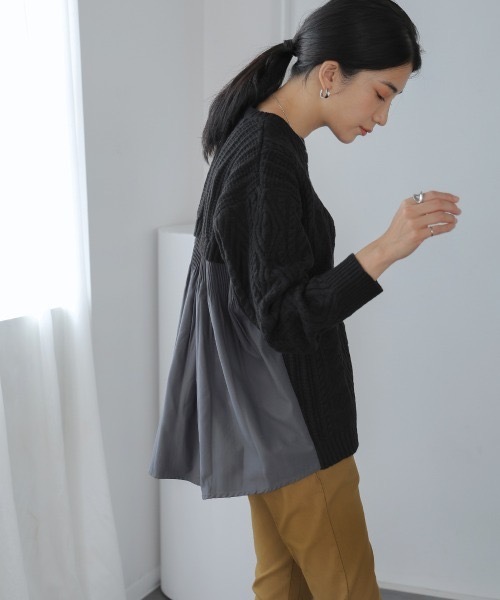 Bou Jeloud(ブージュルード)の「ケーブルバックプリーツニットプルオーバー(ニット/セーター・レディース・レッド/アイボリー/ブラック・FREE)」の3枚目の写真