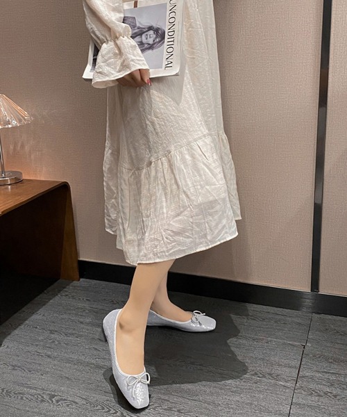 Lace Ladies(レースレディース)の「スクエアトゥ スパンコール リボン フラット パンプス(パンプス・レディース・ブラック/シルバー/ピンク・25cm/24.5cm/24cm/23.5cm/23cm/22.5cm)」の5枚目の写真