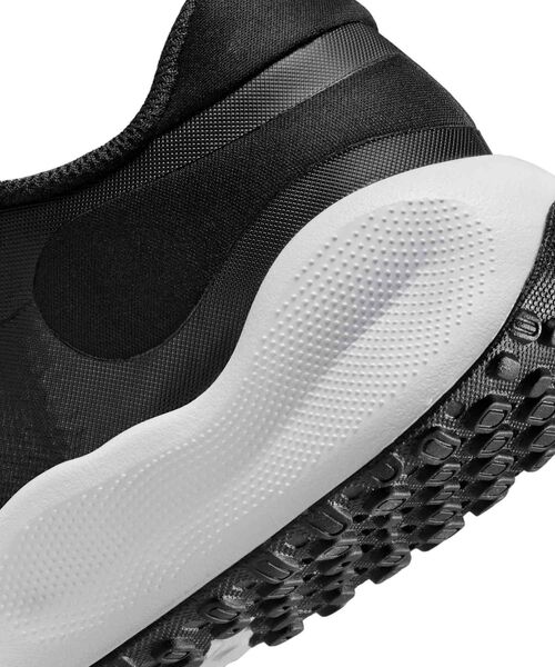 NIKE(ナイキ)の「ナイキ レボリューション 7 ジュニアシューズ / Nike Revolution 7 Big Kids' Shoes FB7689-003 Black(スニーカー・キッズ・ブラック系その他2・23.5/22.5/23/24/24.5/25)」の9枚目の写真