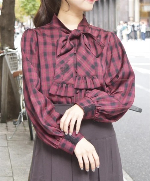 axes femme（アクシーズファム）の「蝶×バラ刺繍ボウタイブラウス（シャツ/ブラウス・レディース・ブラウン/ホワイト/ワイン・FREE）」の4枚目の写真