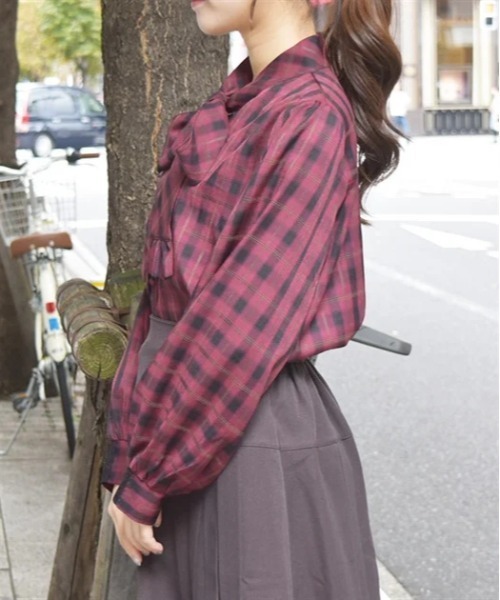 axes femme（アクシーズファム）の「蝶×バラ刺繍ボウタイブラウス（シャツ/ブラウス・レディース・ブラウン/ホワイト/ワイン・FREE）」の5枚目の写真