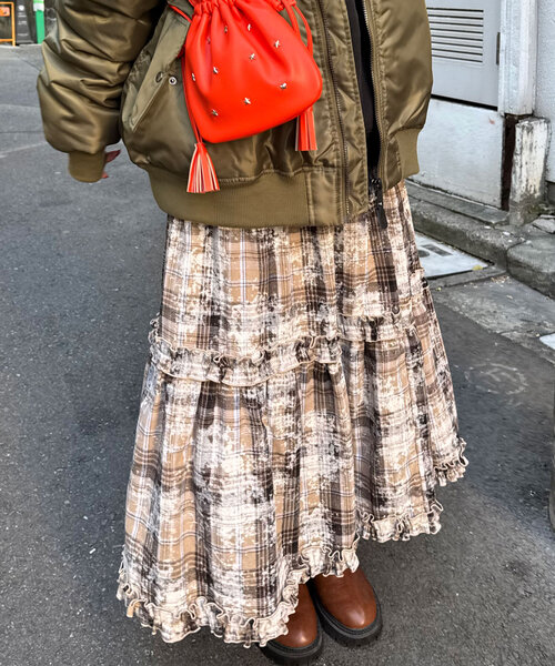 CIAOPANIC（チャオパニック）の「スプレープリントチェックティアードスカート（スカート・レディース・ブラウン/レッド/グリーン・ONE SIZE）」の4枚目の写真