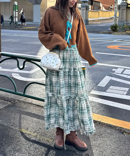 CIAOPANIC（チャオパニック）の「スプレープリントチェックティアードスカート（スカート・レディース・ブラウン/レッド/グリーン・ONE SIZE）」の15枚目の写真