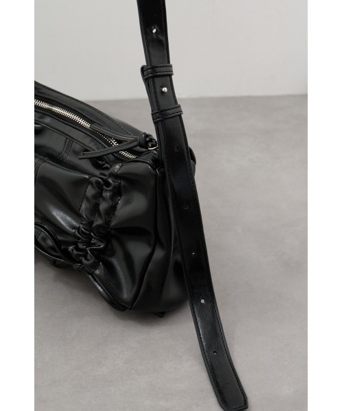 AZUL by moussy(アズールバイマウジー)の「リボンデザインギャザーショルダーバッグ(ショルダーバッグ・レディース・アイボリー/ブラック・FREE)」の11枚目の写真