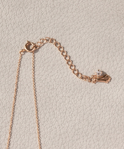 Phoebe（フィービィー）の「ツイストラインネックレス　ローズゴールド/全長:40cm+アジャスター5cm（ネックレス・レディース・ピンクゴールド・FREE）」の4枚目の写真