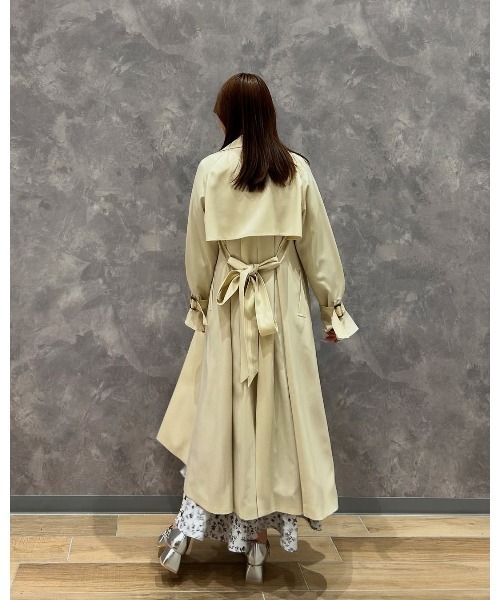 31 Sons de mode(トランテアン ソン ドゥ モード)の「フラワープリントフリルワンピース(ワンピース・レディース・オフホワイト/サックスブルー/ブラック・38/36)」の10枚目の写真