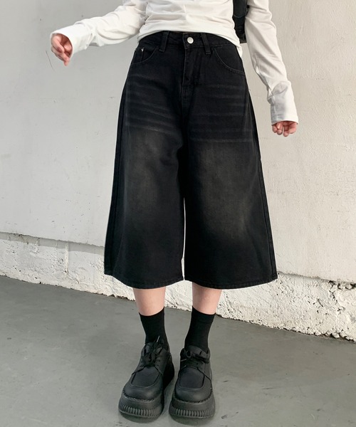 lilful(リルフル)の「ウォッシュ加工 バギーハーフデニムパンツ(デニムパンツ・レディース・ブラック/ブルー/ブルー系その他・M/L/S)」の7枚目の写真