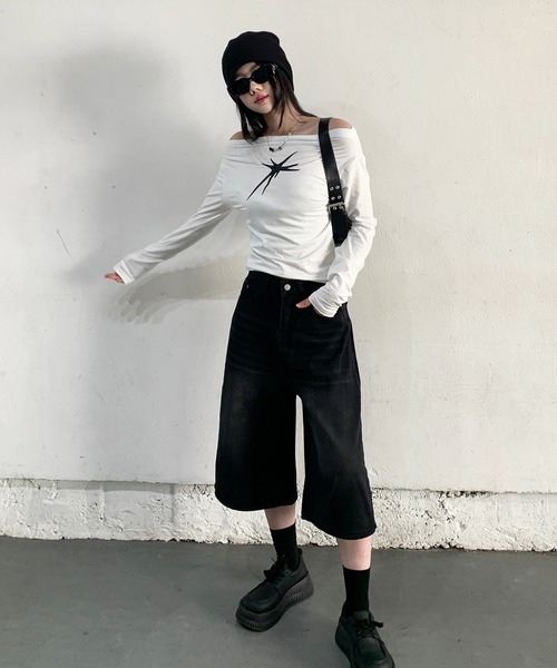 lilful(リルフル)の「ウォッシュ加工 バギーハーフデニムパンツ(デニムパンツ・レディース・ブラック/ブルー/ブルー系その他・M/L/S)」の12枚目の写真