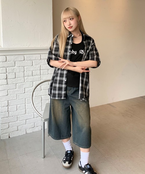 lilful(リルフル)の「ウォッシュ加工 バギーハーフデニムパンツ(デニムパンツ・レディース・ブラック/ブルー/ブルー系その他・M/L/S)」の16枚目の写真