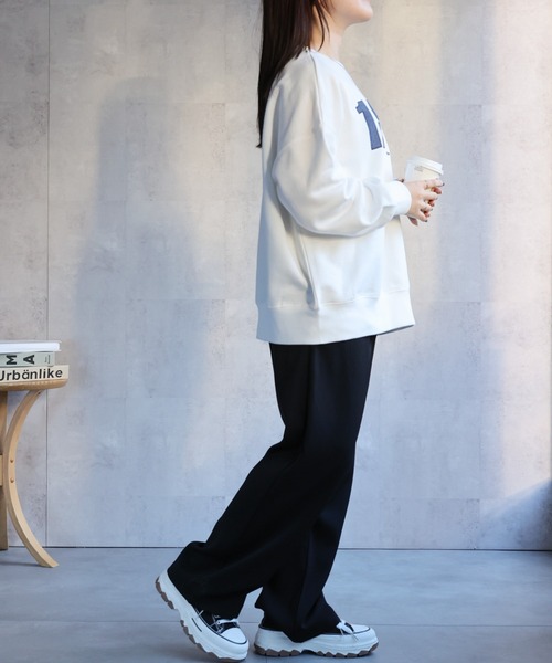 ap retro（アプレトロ）の「【選べる】BIGロゴスウェット / トレーナー　ナンバリングデザイン・ロゴ刺繍（スウェット・レディース・オフホワイト/アイボリー/スミクロ/グレー/オートミール/ブルー/ブラック・FREE）」の13枚目の写真