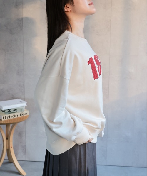 ap retro（アプレトロ）の「【選べる】BIGロゴスウェット / トレーナー　ナンバリングデザイン・ロゴ刺繍（スウェット・レディース・オフホワイト/アイボリー/スミクロ/グレー/オートミール/ブルー/ブラック・FREE）」の17枚目の写真