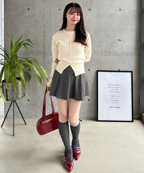 CLEAR BASIC（クリアベーシック）の「ケーブル編みニットカーディガン[羽織り オフィスカジュアル 着回し抜群] ≪SS新作≫（ニット/セーター・レディース・ミント/アイボリー/グレー/ピンク・F）」の6枚目の写真