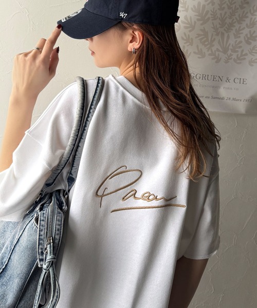 Java(ジャバ)の「《JaVaジャバコラボ》大胆ロゴで魅せる。前後2way裏毛胸元PAEANロゴ半袖Tシャツ(Tシャツ/カットソー・レディース・アイボリー/グレイッシュベージュ/ホワイト/オートミール/ネイビー/チャコール・MEDIUM/LARGE/X-LARGE/SMALL)」の2枚目の写真