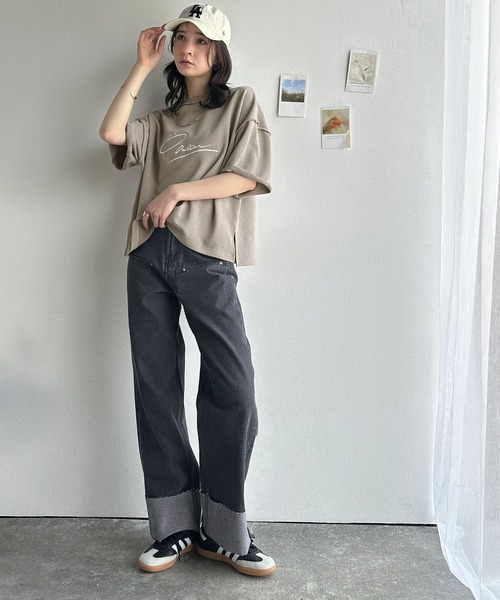 Java(ジャバ)の「《JaVaジャバコラボ》大胆ロゴで魅せる。前後2way裏毛胸元PAEANロゴ半袖Tシャツ(Tシャツ/カットソー・レディース・アイボリー/グレイッシュベージュ/ホワイト/オートミール/ネイビー/チャコール・MEDIUM/LARGE/X-LARGE/SMALL)」の9枚目の写真