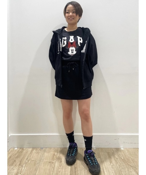 GAP(ギャップ)の「Gap × ディズニー ミニーマウス GAPロゴTシャツ(Tシャツ/カットソー・レディース・ブルー/イエロー/ベージュ/グリーン/コーラル/ブラック/ライトベージュ/グレー/パープル/ブラック系その他・XS/XXS/XL/L/M/S)」の12枚目の写真